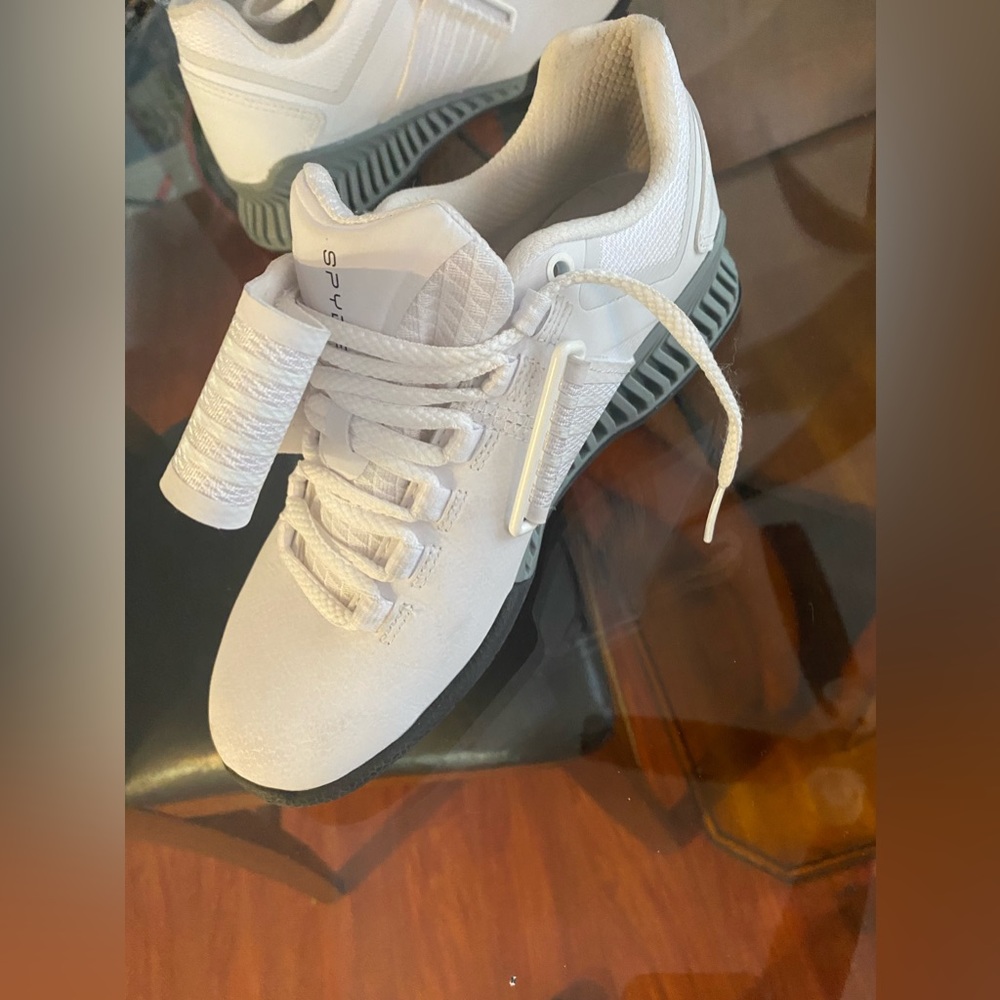 Trapdoor SPYDER is the professional weightlifting shoes.Excellent Cond.